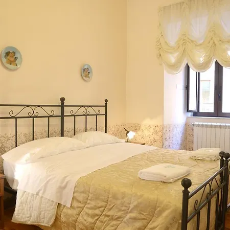 Couette-café Antica Via 2*